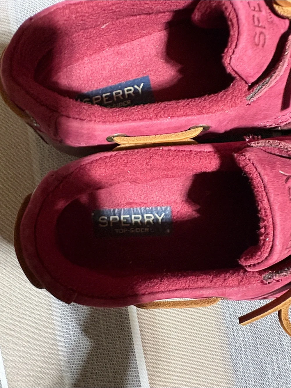 Sperry Women's Maroon Lace-Up Duck Boots with Tan Laces